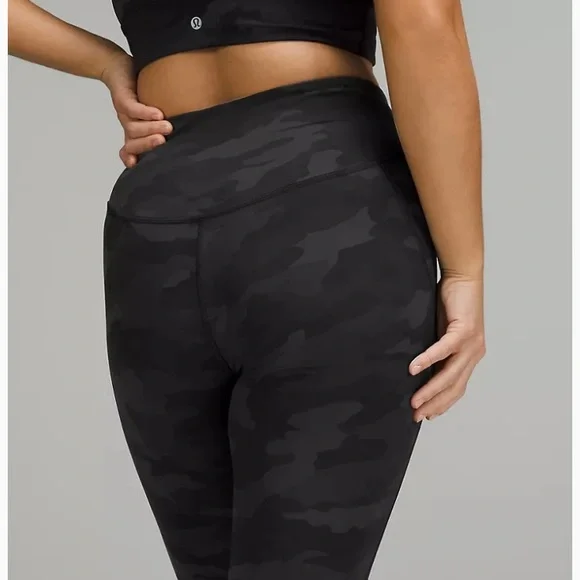 NEW! lululemon athletica Base Pace High Rise 28” Tights - Size 4 - $98 Retail - Picture 5 of 9